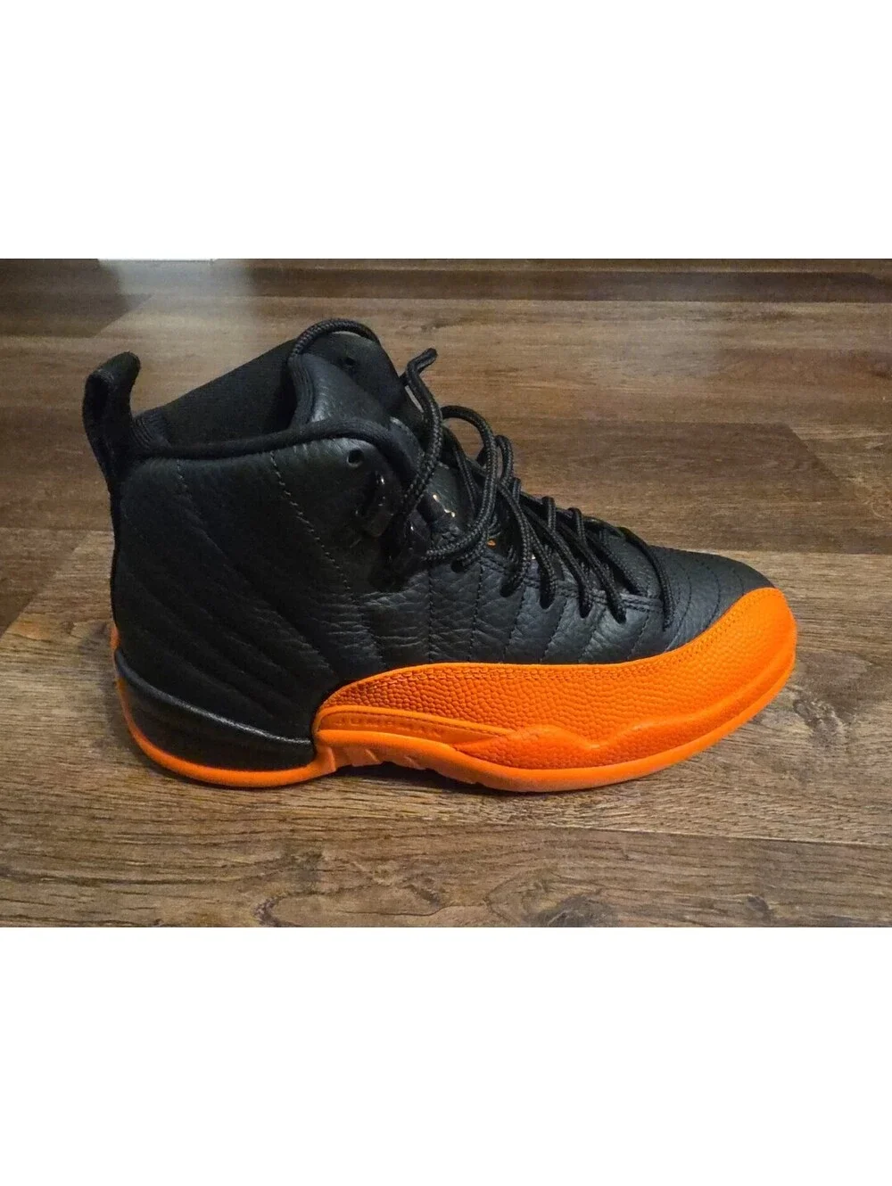 Air Jordan 12 Retro WNBA Brilliant Orange Size 8 Womens / 6.5 Men FD9101-081